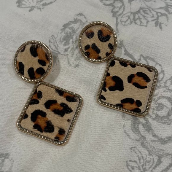 Cheetah Print Statement Earrings - Picture 1 of 2